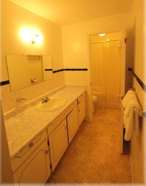 كوبورغ Lotus Motel الغرفة الصورة
